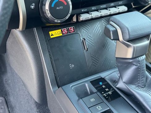 Certified 2025 Toyota Tacoma SR5 AWD/4WD image 24