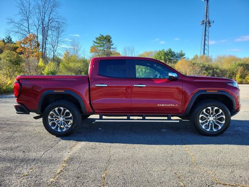 Certified 2024 GMC Canyon Denali image 4