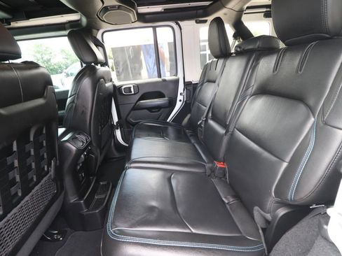 Used 2021 Jeep Wrangler Unlimited Rubicon 4xe w/ Cold Weather Group AWD/4WD image 9