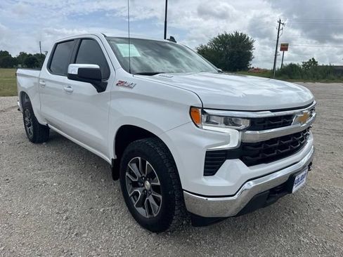 Used 2025 Chevrolet Silverado 1500 LT w/ Z71 Off-Road Package AWD/4WD image 8