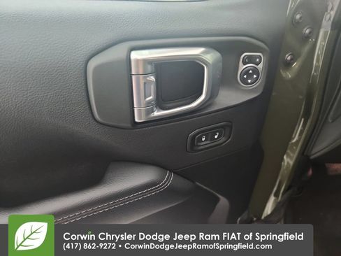 Used 2021 Jeep Wrangler Unlimited Sahara w/ Cold Weather Group AWD/4WD image 12