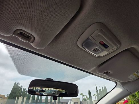 Used 2017 Subaru Crosstrek 2.0i Limited image 44