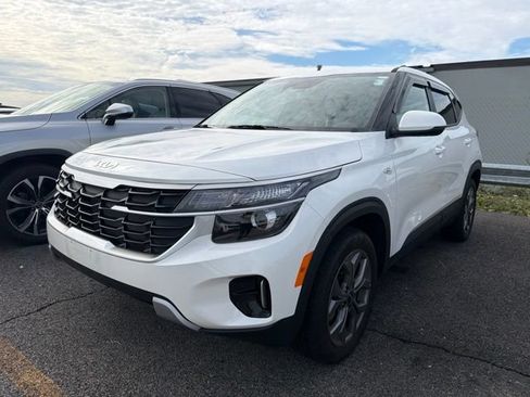 Used 2025 Kia Seltos LX AWD/4WD image 1