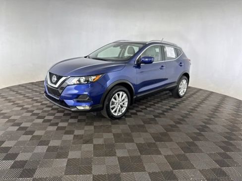 Used 2022 Nissan Rogue Sport SV FWD image 3