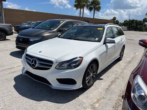 Used 2015 Mercedes-Benz E 350 4MATIC Wagon image 4