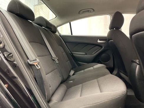 Used 2018 Kia Forte LX image 12