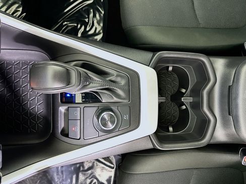 Used 2024 Toyota RAV4 LE image 21