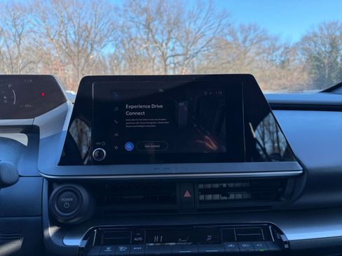 Used 2025 Toyota Prius LE image 21