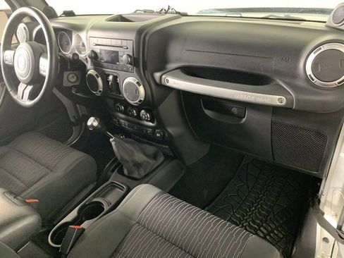 Used 2012 Jeep Wrangler Unlimited Sahara w/ Dual Top Group image 17