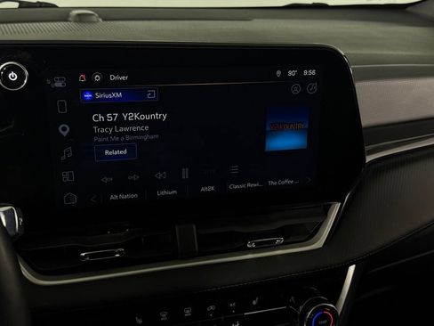 Used 2025 Chevrolet Equinox LT FWD image 19