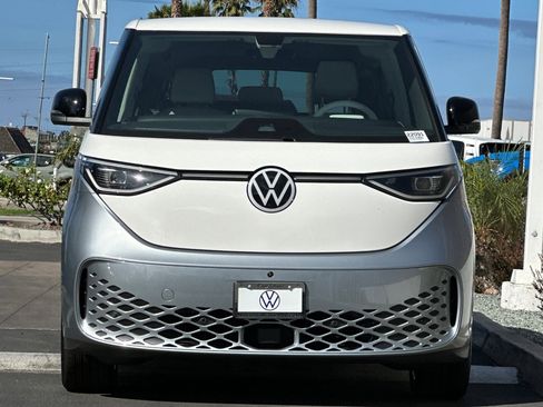 New 2025 Volkswagen ID. Buzz 1st Edition image 3