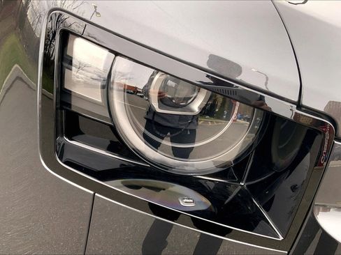 New 2026 Land Rover Defender 110 V8 image 13