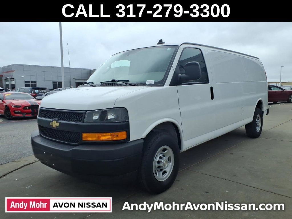 Used 2022 Chevrolet Express 3500 Extended w/ Driver Convenience Package RWD image 4