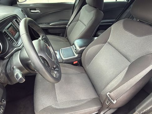 Used 2017 Dodge Charger SE w/ Popular Equipment Group RWD image 11