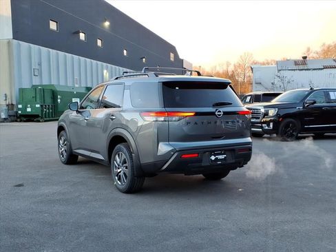 New 2025 Nissan Pathfinder SV w/ Black Appearance Package image 6