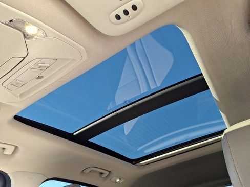 Used 2018 Ford Escape Titanium image 15