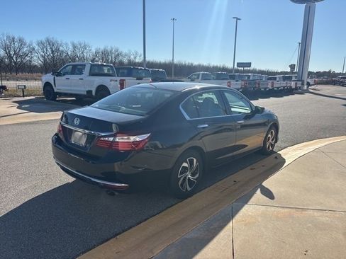 Used 2017 Honda Accord LX image 5