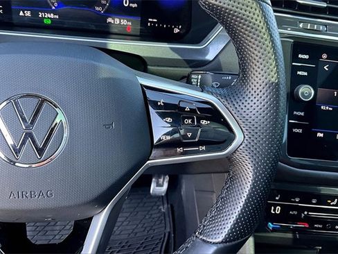 Used 2023 Volkswagen Tiguan SE R-Line image 20