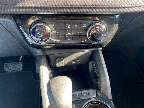 New 2026 Chevrolet TrailBlazer LT w/ Midnight Edition FWD image 30