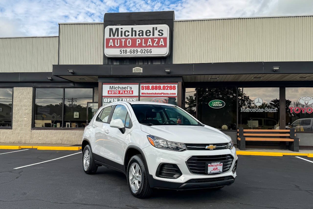 Used 2019 Chevrolet Trax LS AWD/4WD image 2