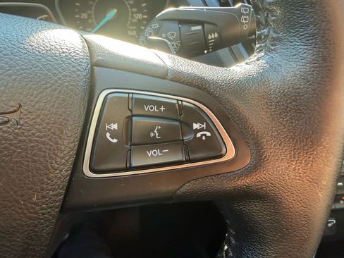 Used 2017 Ford Escape Titanium w/ Equipment Group 301A AWD/4WD image 15