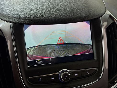 Used 2019 Chevrolet Cruze LT w/ Convenience Package image 3