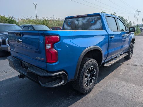Used 2022 Chevrolet Silverado 1500 ZR2 w/ Technology Package AWD/4WD image 9