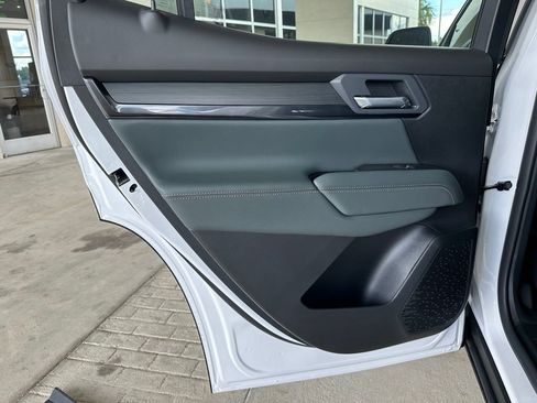 New 2027 GMC Terrain AT4 w/ Convenience Package III AWD/4WD image 27