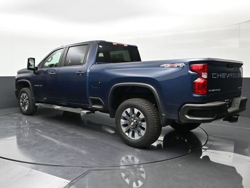 Used 2022 Chevrolet Silverado 2500 Custom w/ Custom Convenience Package image 3