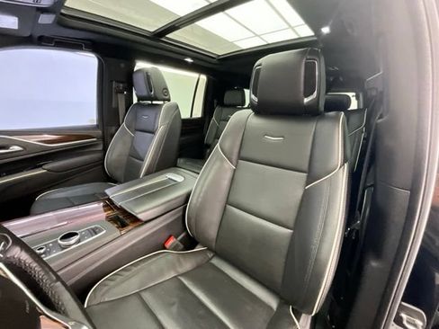 Used 2023 Cadillac Escalade ESV Premium Luxury AWD/4WD image 6