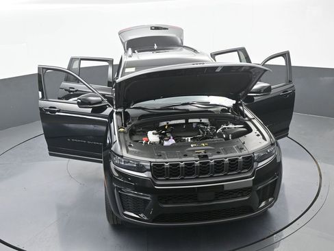 New 2026 Jeep Grand Cherokee Limited w/ Limited Altitude Package RWD image 66
