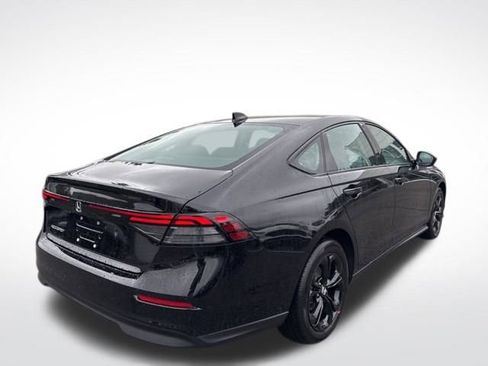 New 2025 Honda Accord SE image 4