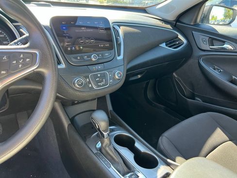 Used 2024 Chevrolet Malibu LS FWD image 32