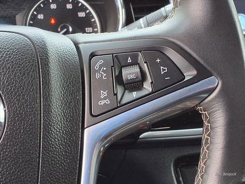 Used 2021 Buick Encore Preferred image 14