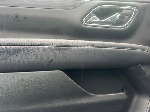 Used 2024 GMC Yukon XL SLT image 11