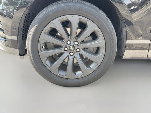 Used 2019 Land Rover Range Rover Velar R-Dynamic SE AWD/4WD image 41