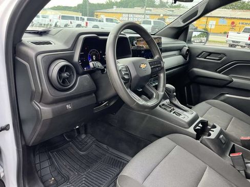 Used 2024 Chevrolet Colorado W/T RWD image 16