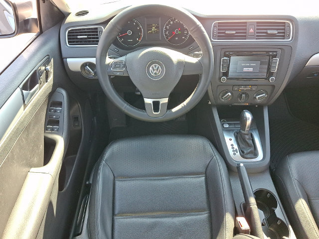 Used 2014 Volkswagen Jetta SE FWD image 3