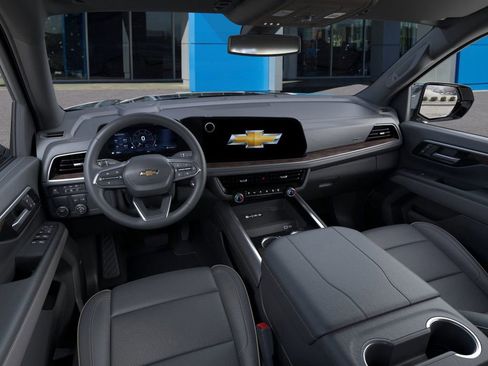 New 2025 Chevrolet Suburban Premier image 15