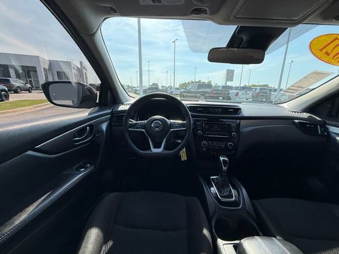 Used 2021 Nissan Rogue Sport S image 26
