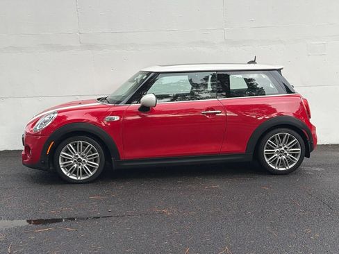 Used 2019 MINI Cooper S w/ Driver Assistance Package FWD image 2
