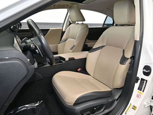 Used 2019 Lexus ES 350 w/ Premium Package image 10