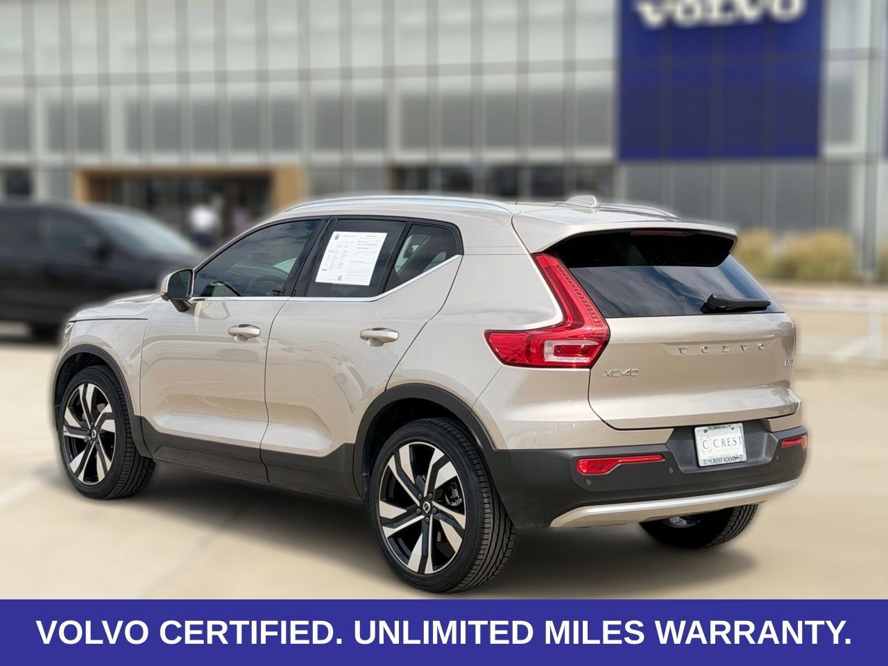 Certified 2024 Volvo XC40 B5 Plus w/ Protection Package Premier AWD/4WD image 7