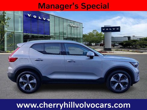 Certified 2024 Volvo XC40 B5 Core image 7