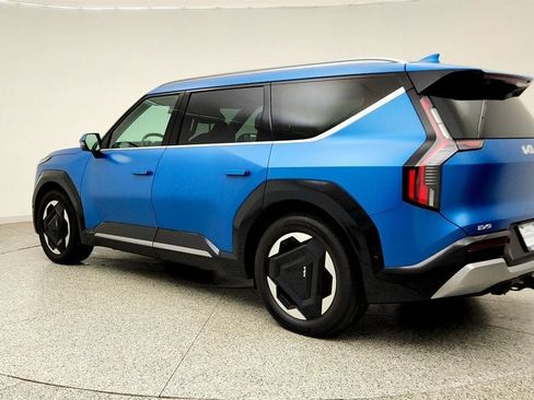 Used 2024 Kia EV9 Land AWD/4WD image 7