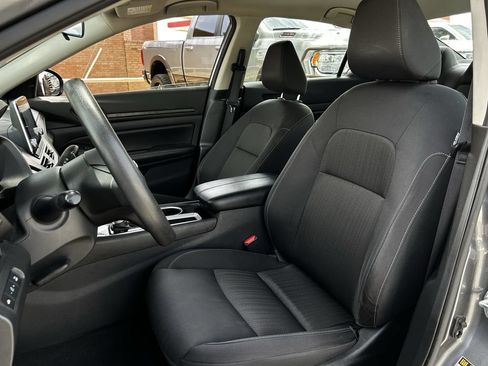 Used 2024 Nissan Altima 2.5 SV FWD image 26