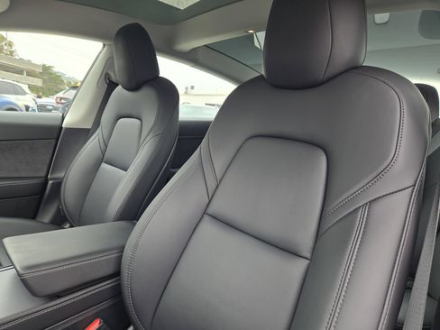Used 2022 Tesla Model 3 RWD image 16