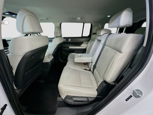 Used 2025 Hyundai Santa Fe SEL AWD/4WD image 29