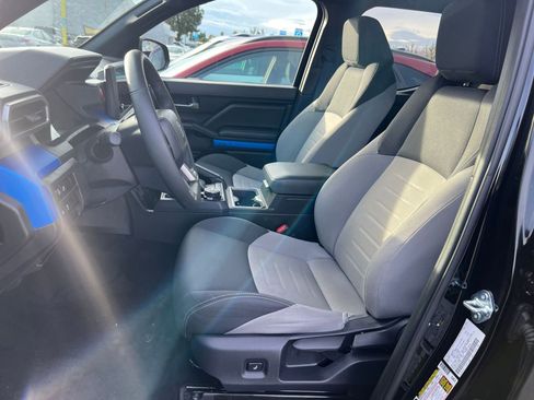 Used 2025 Toyota Tacoma TRD Off-Road image 34