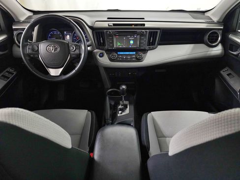Used 2018 Toyota RAV4 XLE AWD/4WD image 14